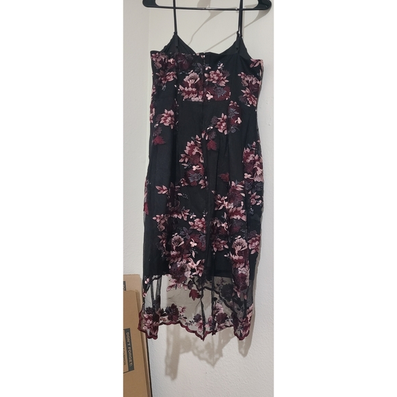 Guess LA Women's Embroidered Lace Dress - Picture 2 of 4